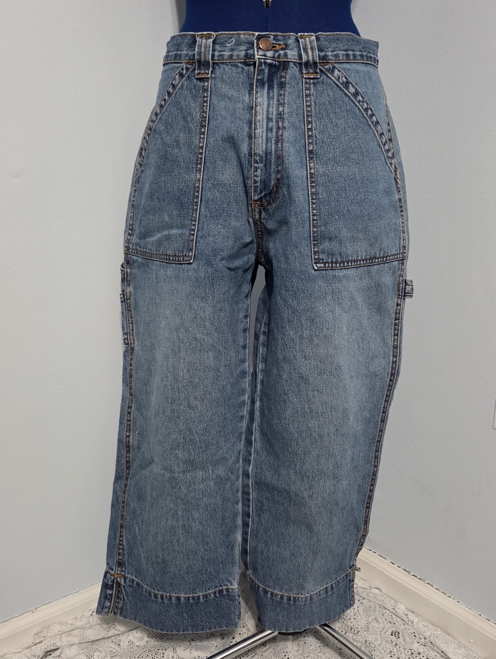 Vintage Lightwash Denim Cargo Capris Size 10